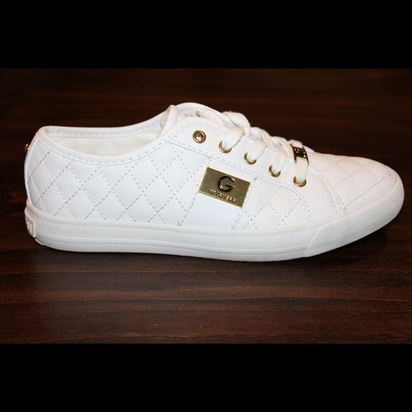 Women’s white G by Guess backer sneakers - Picture 2 of 3
